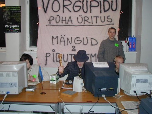 mWckD.jpg