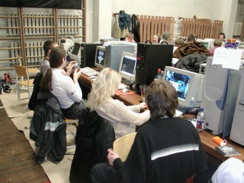 pc83w.jpg